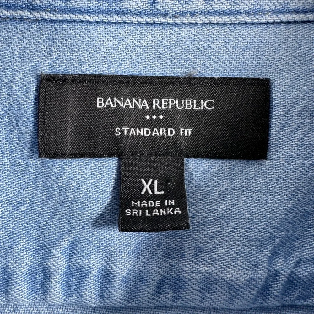 Banana Republic‎ Mens XL Denim Shirt Short Sleeve Light Wash Blue Standard Fit